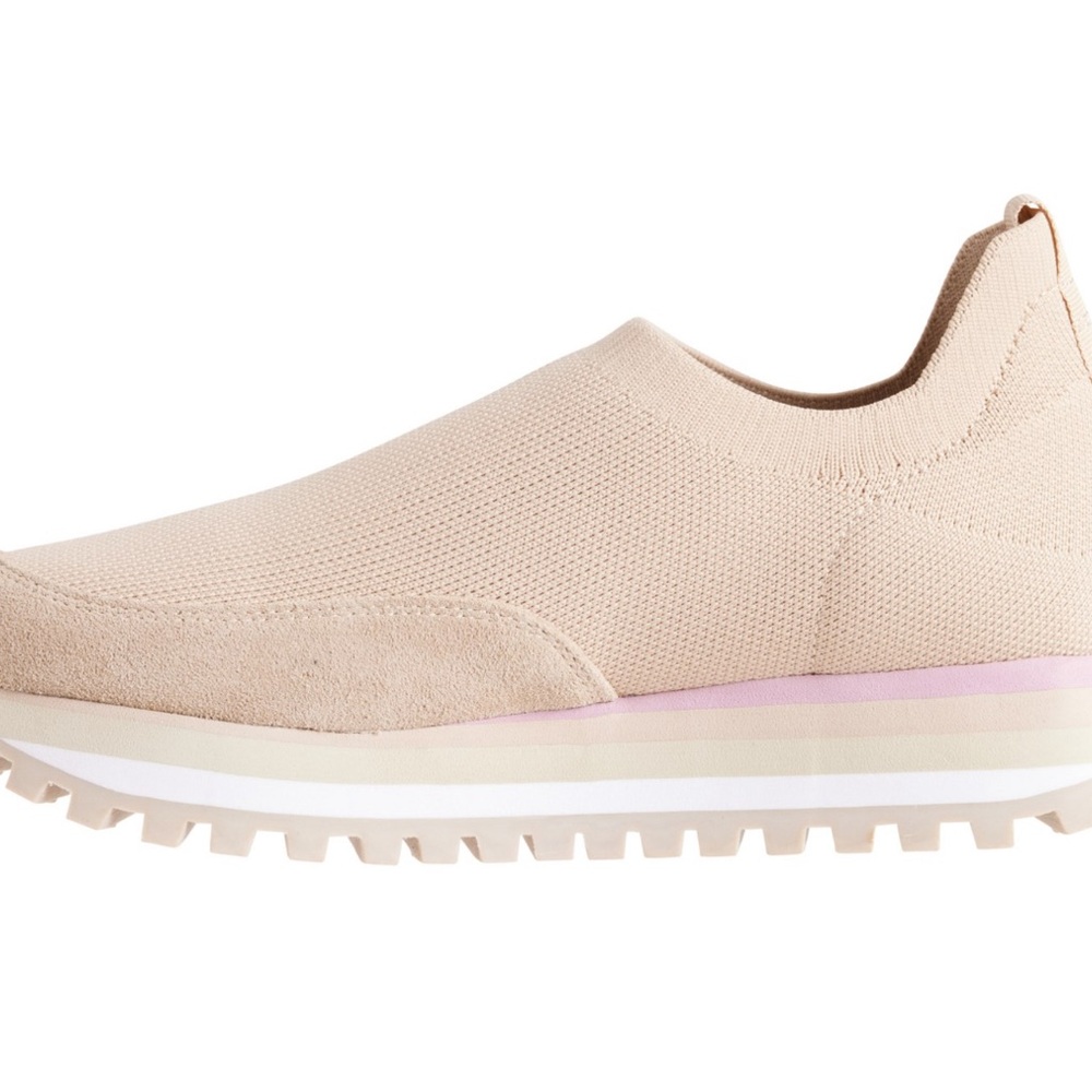 Blondo new in box slip on sneakers waterproof sand color - Picture 6 of 14
